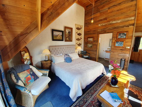 Hawley House - Sunshine Coast Guide 1