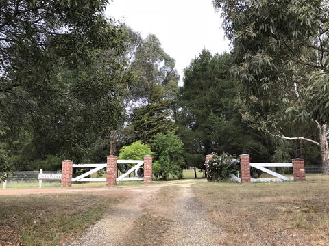 Helen's Luxury Hut - Sunshine Coast Guide 3
