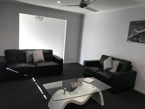 Hervey Bay Holiday Home - Sunshine Coast Guide 1