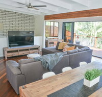 Hideaway At Hodgens Walk to Beach Happy Valley and Bulcock St With Backyard - Sunshine Coast Guide