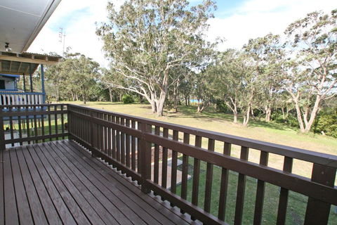Hill Top Water And Bush Views - Sunshine Coast Guide 3