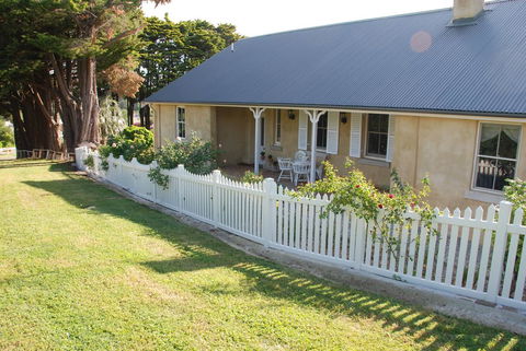 Hillside Cottage Berrima - Sunshine Coast Guide 0