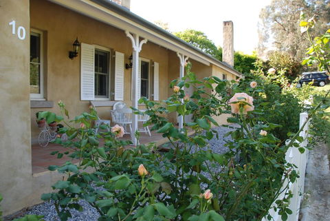 Hillside Cottage Berrima - Sunshine Coast Guide 1