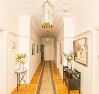 Hillside Cottage  Comfy Spacious Walk to CBD  Stannies - Sunshine Coast Guide
