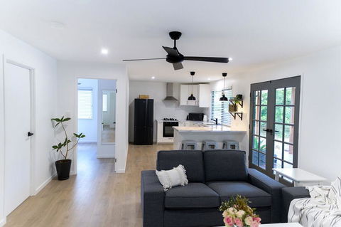 Hinterland Boutique Cottages-Fig Tree Cottage - Sunshine Coast Guide 0
