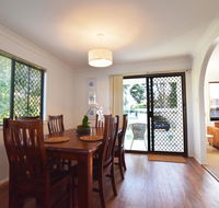 Holiday House - Sunshine Coast Guide