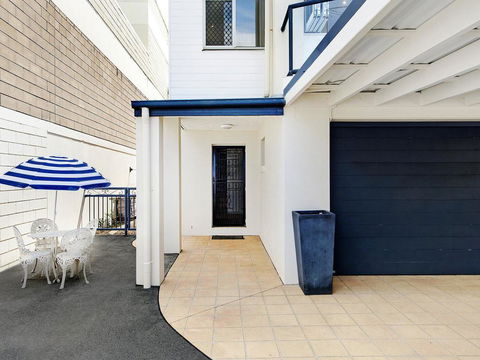 Home By The Sea - Sunshine Coast Guide 1