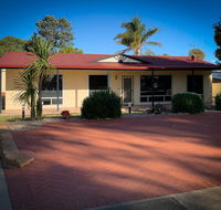 Hooterville - Sunshine Coast Guide