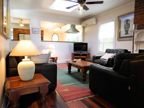 Horatio House - Sunshine Coast Guide 2
