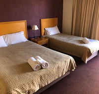 Horse  Jockey Hotel Motel