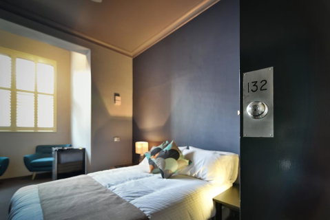 Hotel Canobolas - Sunshine Coast Guide 1