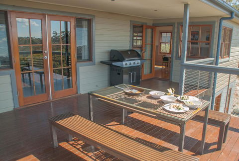 Ironstone Views - Sunshine Coast Guide 3