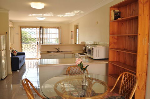 Isla House PA - Sunshine Coast Guide 3