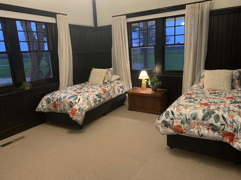 Island Farmhouse - Sunshine Coast Guide 3