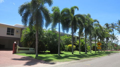 Island Magic - Townhouse No. 5 - Sunshine Coast Guide 0