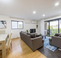 ISOLATION READY Super Size Me Top Location. Isolation Ready. Sanitised. Free CAT Bus Pool Gym and everything at your finge - Sunshine Coast Guide