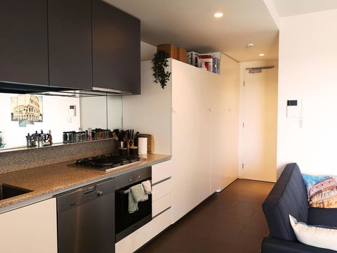 Italian Style Apartment - Sunshine Coast Guide 0
