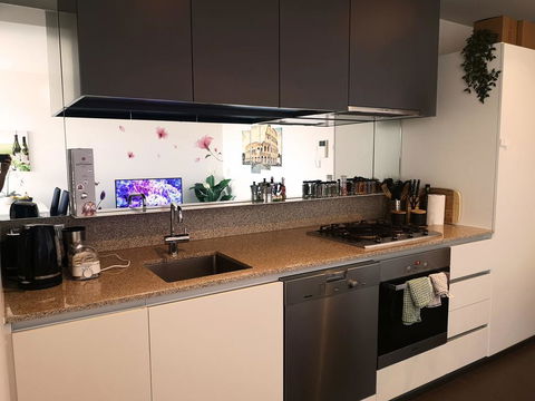Italian Style Apartment - Sunshine Coast Guide 3
