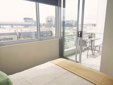Italian Style Apartment - Sunshine Coast Guide 2
