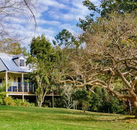 Jacaranda Cottages - Sunshine Coast Guide