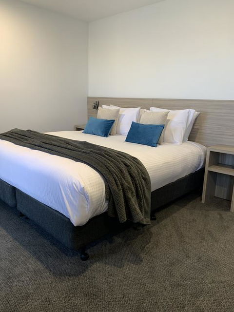 Jervis Bay Motel - Sunshine Coast Guide 0
