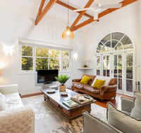Jetty House - Sunshine Coast Guide