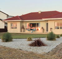 Jewel of the South Beachside Holiday Rental - Sunshine Coast Guide