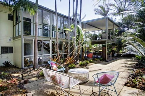 Jimmy's Beach House - Sunshine Coast Guide 0