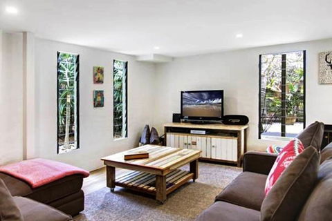 Jimmy's Beach House - Sunshine Coast Guide 3