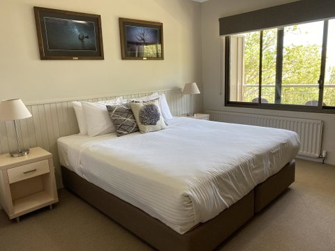 Jindy Inn - Sunshine Coast Guide 2