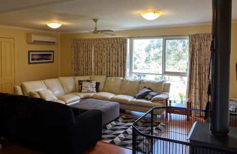 Kaishua House - JK Family Lake House - Sunshine Coast Guide 2