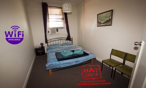 Kaneira Hotel - Sunshine Coast Guide 2