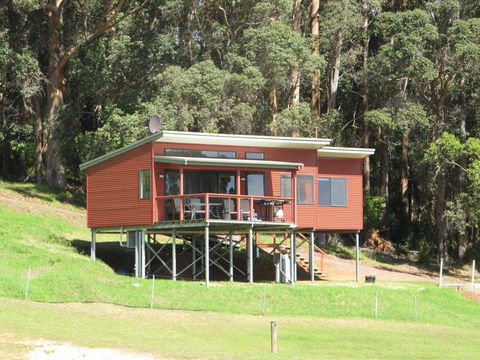 Karrak Reach Forest Retreat - Sunshine Coast Guide 1