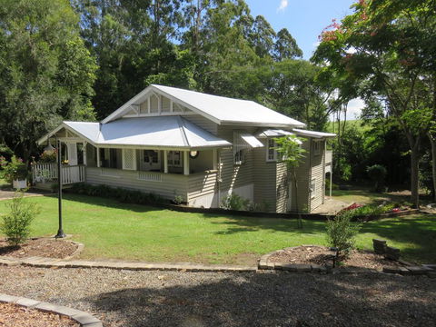 Keillor Lodge - Sunshine Coast Guide 1