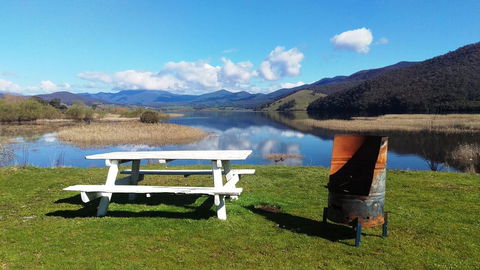 Khancoban Lakeside Caravan Park - Sunshine Coast Guide 1
