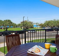Kings Beach Ocean Front Views Private Balcony overlooking Kings Beach - Sunshine Coast Guide