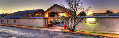 Kookaburra Lodge - Sunshine Coast Guide 0