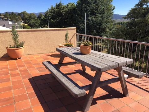 Kookaburra Lodge - Sunshine Coast Guide 1