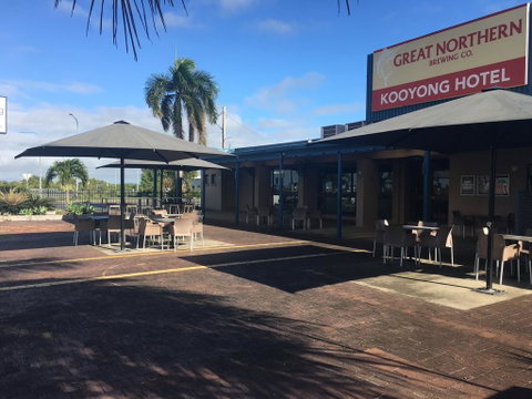 Kooyong Hotel - Sunshine Coast Guide 0