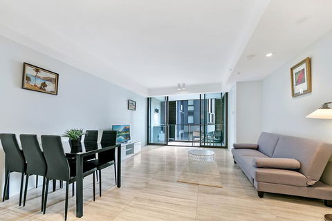 KOZYGURU HAYMARKET SYDNEY CITY VIEW 2 BED STUNNING APT NHA178-1206 - Sunshine Coast Guide 3