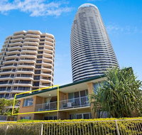 Kurrawa Lodge - Sunshine Coast Guide