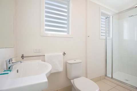 La Costa Beachside Motel - Sunshine Coast Guide 3