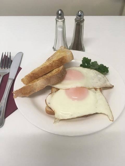 Lake Inn - Ballarat - Sunshine Coast Guide 2