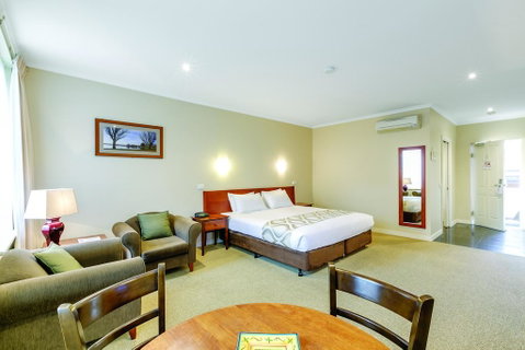 Lake Inn - Ballarat - Sunshine Coast Guide 3