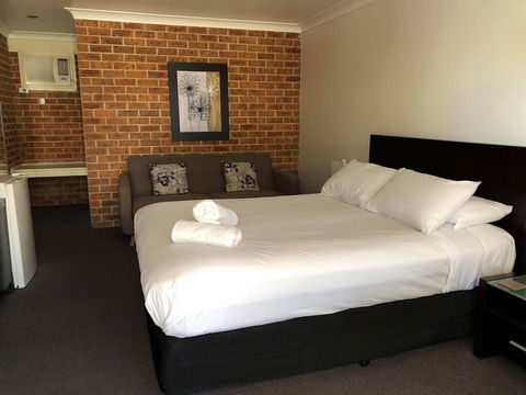 Lake Macquarie Motor Inn - Sunshine Coast Guide 0