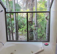 Lake Russell Luxury Retreat - Sunshine Coast Guide