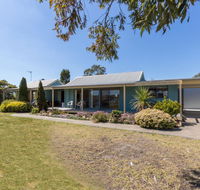 Lakeview - Waterviews on Newlands Arm - Sunshine Coast Guide