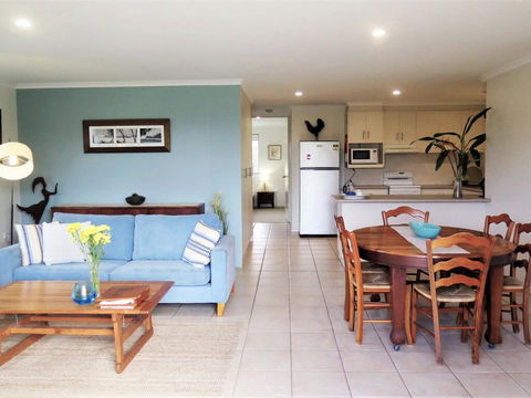Lawson Beachfront - Sunshine Coast Guide 0