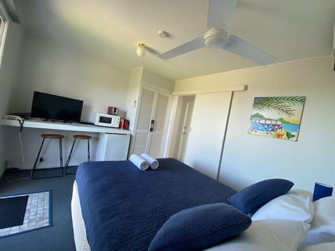 Leisure-Lee Holiday Apartments - Sunshine Coast Guide 2