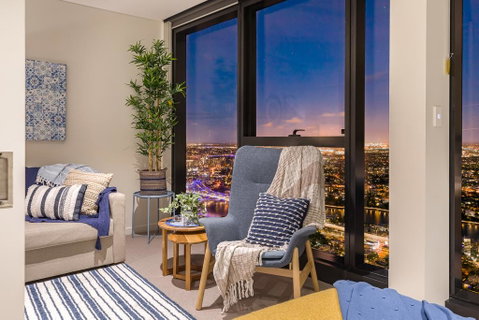 Level 77 Skytower Retreat In CBD - Sunshine Coast Guide 0